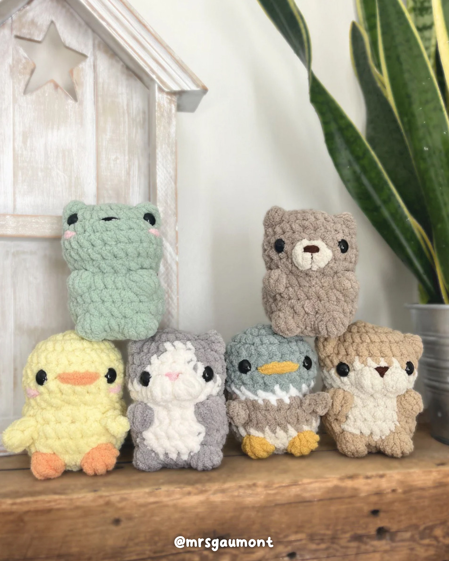 Chubby Friends Crochet Pattern | No Sew 6 in 1 Crochet Amigurumi PDF (Bear, Cat, Chick, Frog, Dino, Otter)