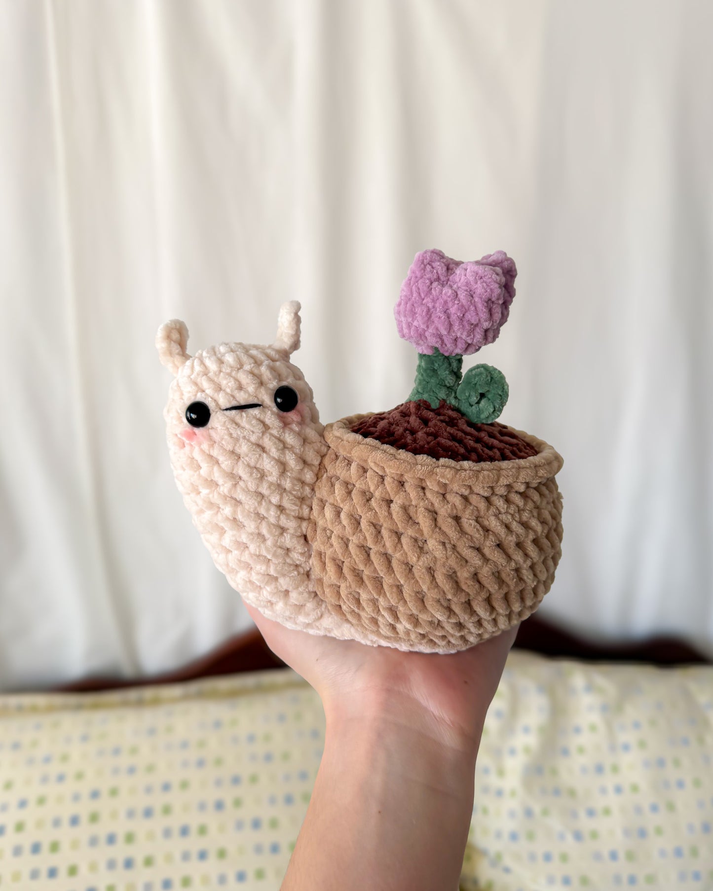 Tulip Pot Snail - Beige & Mauve (Weighted Pot)