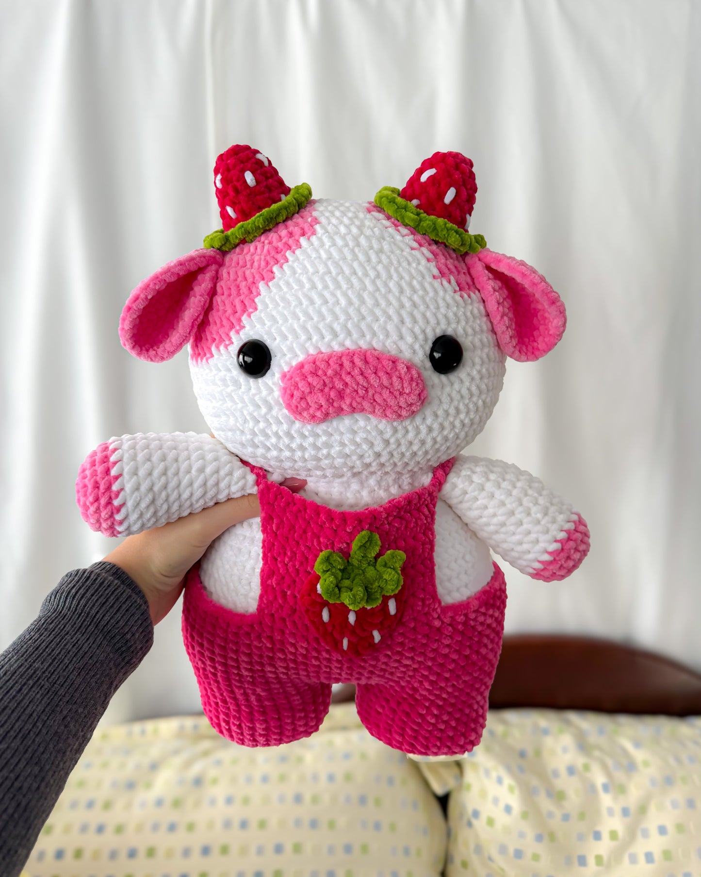 Jumbo Strawberry Cow - Hot Pink